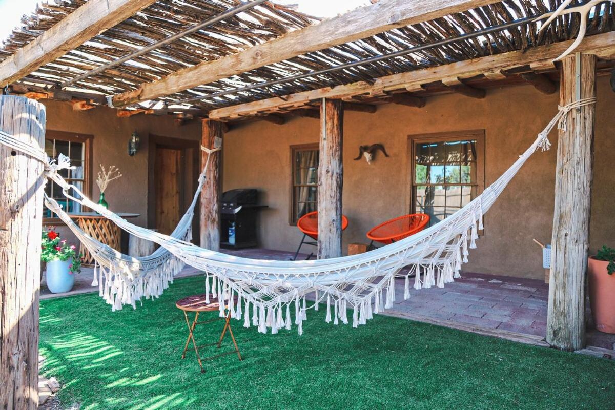 Casita Mistica A Southwest Adobe Field Home Nogal Exterior photo